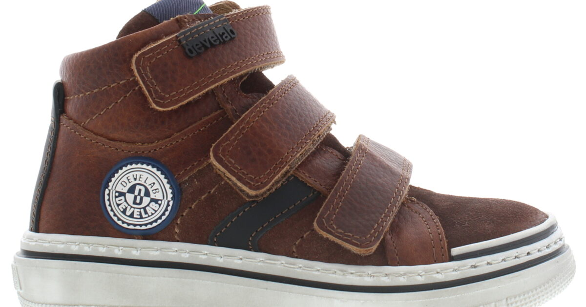Develab 45705 758 cognac Jongensschoenen kopen? | Shoesbyboudewijns.nl